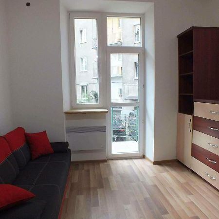 Szczesliwe Gniazdko Apartment Krasków Exterior foto